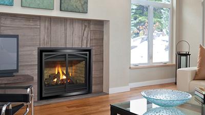 P36 Medium Traditional Gas Fireplace with Log Set